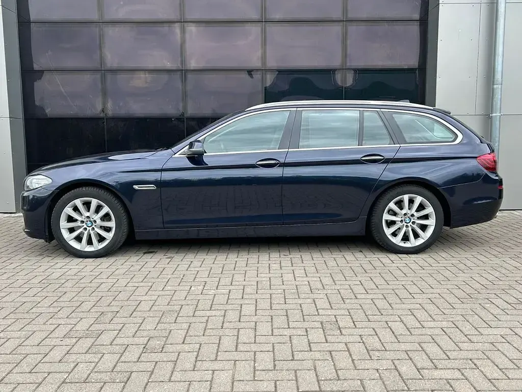 Gebraucht BMW 525 Comfort Edition 218 PS (160 kW) 2013 Blau Kombi