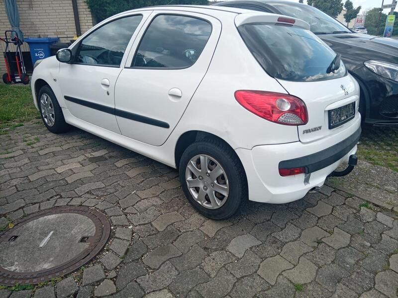 Weiß Gebraucht 2009 Peugeot 206 Kleinwagen | 2.300 € (Fairer Preis) - Bild 1/4