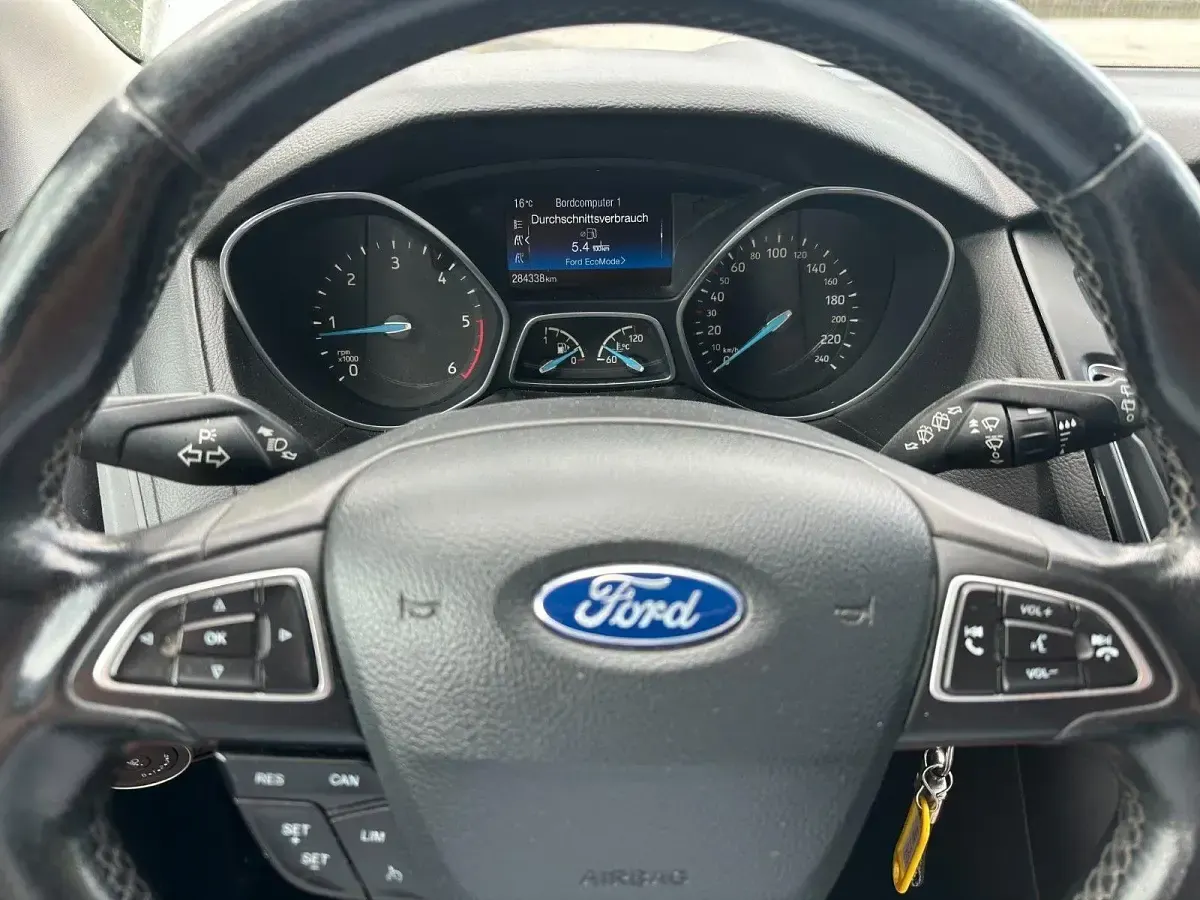 Gebraucht Ford Focus Business Edition 120 PS (88 kW) 2018 Silber Limousine