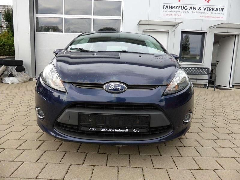 Atlantikblau metallic Gebraucht 2012 Ford Fiesta Champions Edition Kleinwagen | 2.700 € (Guter Preis) - Bild 1/4