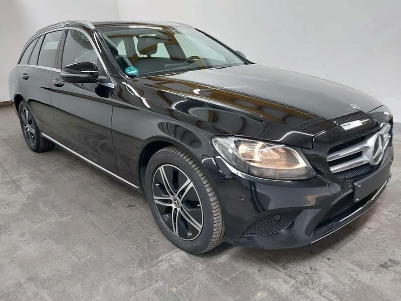 Schwarz Gebraucht 2020 Mercedes C220 Avantgarde Kombi | 19.249 € (Superpreis) - Bild 1/4