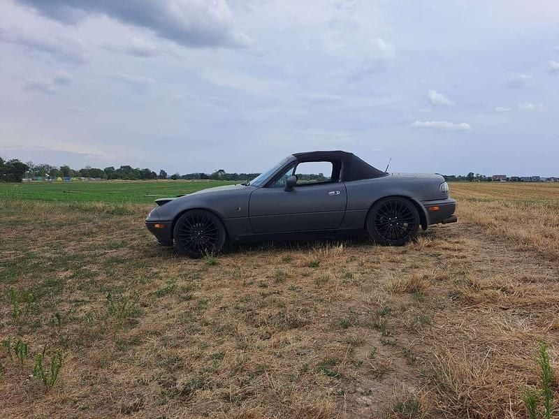 Grau Gebraucht 1993 Mazda MX5 Cabrio | 6.390 € - Bild 1/4