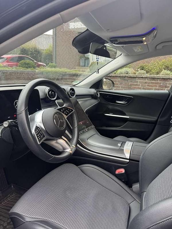 Second-hand Mercedes C180 122 CP (89 kW) 2023 Berlinǎ