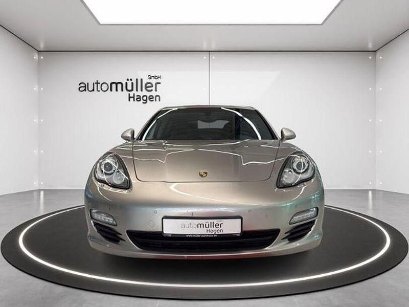 Gebraucht Porsche Panamera 250 PS (183 kW) 2012 Platinsilbermetallic Kleinwagen