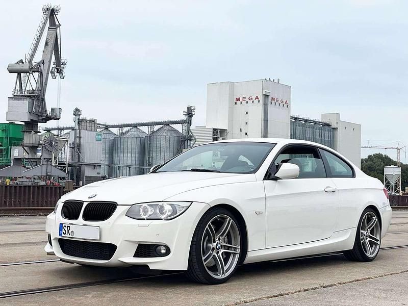 Gebraucht BMW 335 Performance 306 PS (225 kW) 2011 Weiß Coupé