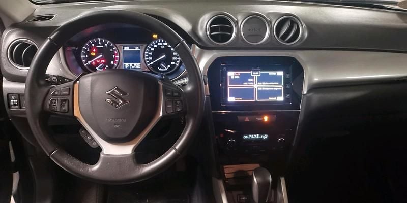 Gebraucht Suzuki Vitara 120 PS (88 kW) 2017 Schwarz SUV