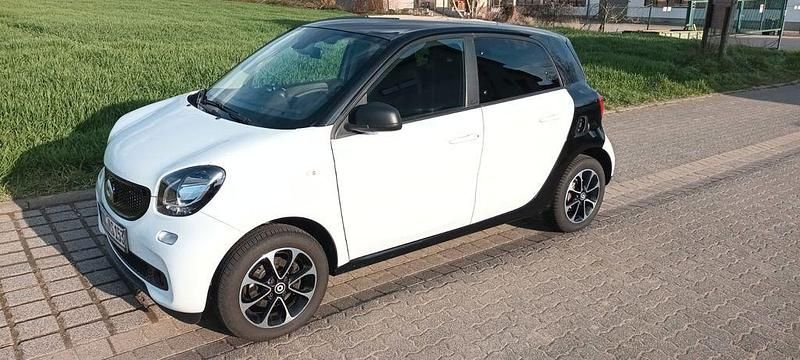 Gebraucht Smart ForFour 71 PS (52 kW) 2018 Weiß Kleinwagen