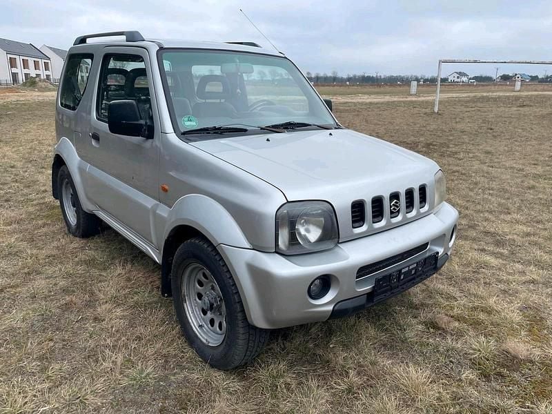 Second-hand Suzuki Jimny 82 CP (60 kW) 2000 Argintiu SUV
