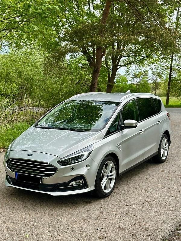 Silber Gebraucht 2020 Ford S-MAX S Van / Kleinbus | 12.000 € - Bild 1/4