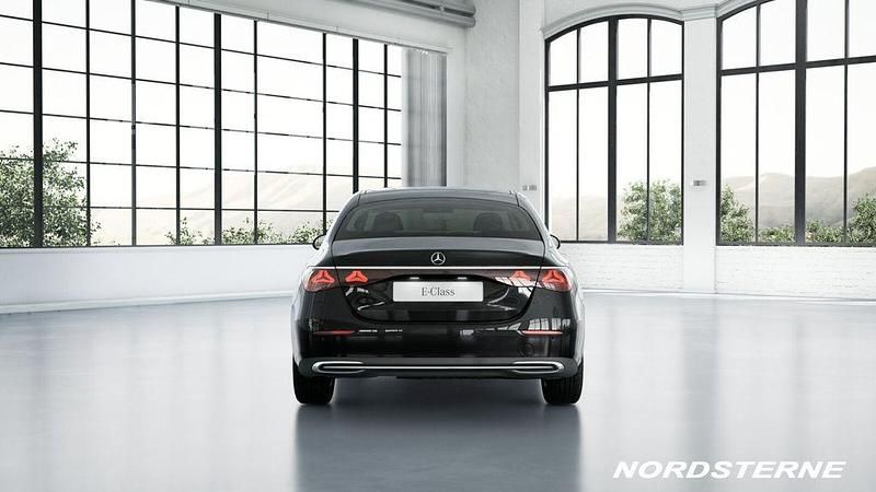 Gebraucht Mercedes E200 Advanced 227 PS (166 kW) 2024 Obsidianschwarz  lack Limousine