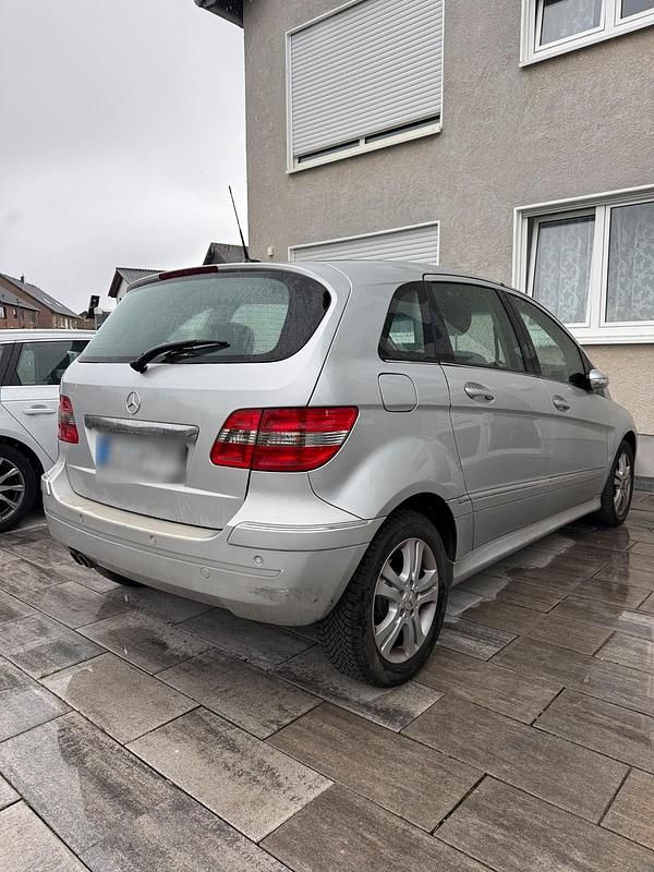 Gebraucht Mercedes E200 193 PS (141 kW) 2006 Grau Limousine