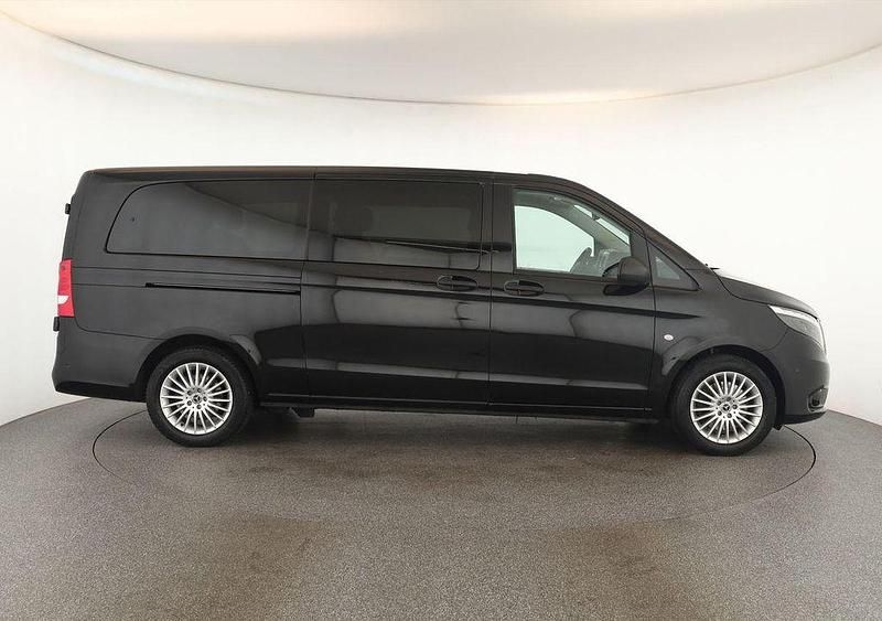 Second-hand Mercedes Vito 190 CP (139 kW) 2024 Negru Van