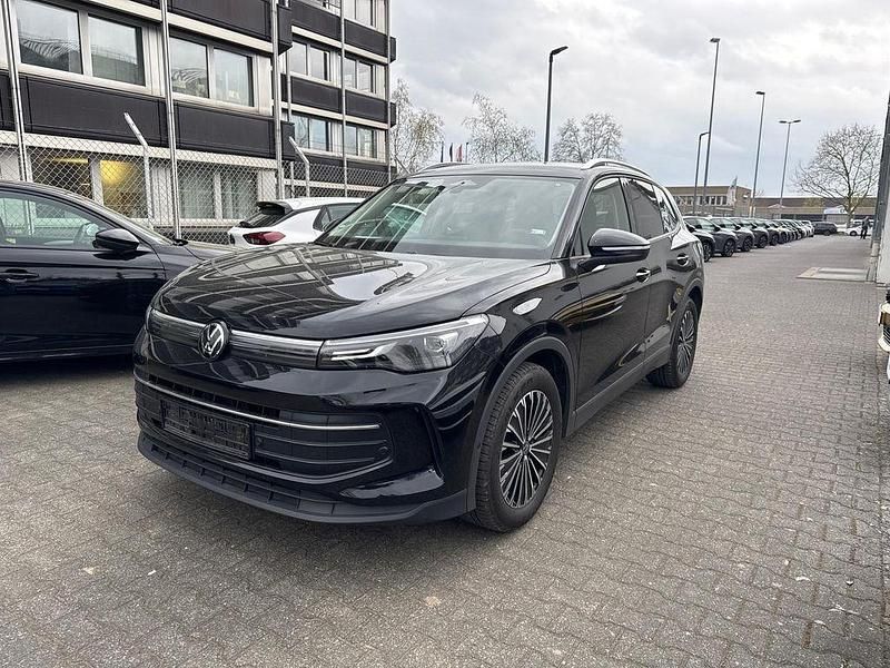 Second-hand VW Tiguan R 131 CP (96 kW) 2024 Negru SUV