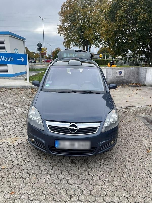 Grau Gebraucht 2007 Opel Zafira Van / Kleinbus | 4.200 € (Fairer Preis) - Bild 1/4