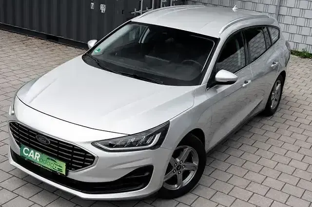 Gebraucht Ford Focus Titanium 120 PS (88 kW) 2022 Silber Kombi