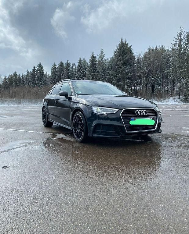Schwarz Gebraucht 2018 Audi A3 S-Line Limousine | 15.500 € (Superpreis) - Bild 1/4
