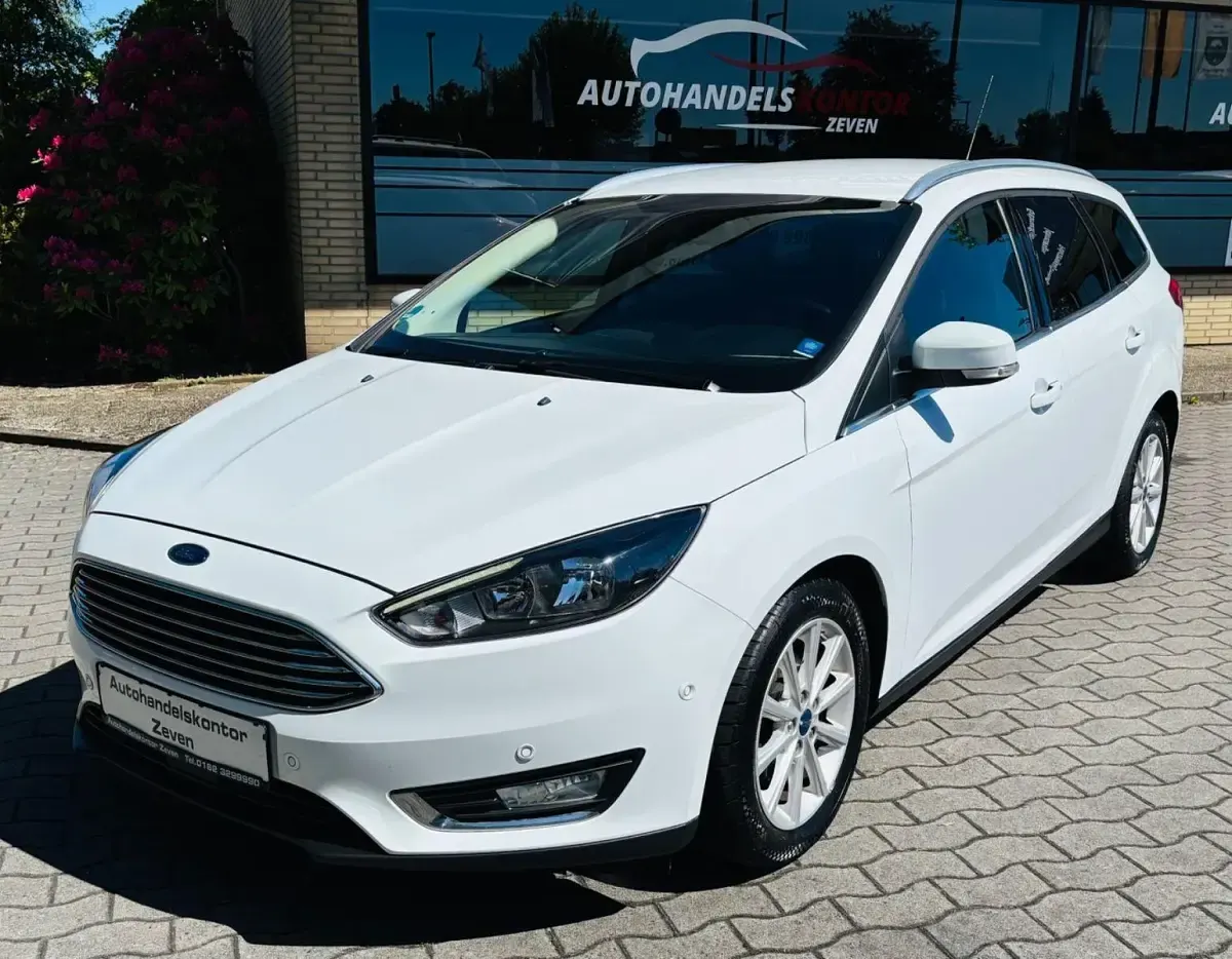 Gebraucht Ford Focus Titanium 120 PS (88 kW) 2015 Weiß Kombi