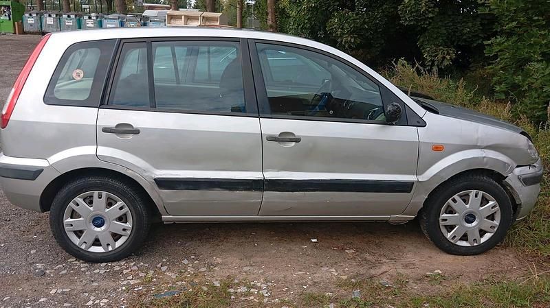 Silber Gebraucht 2006 Ford Fusion Limousine | 500 € (Guter Preis) - Bild 1/4