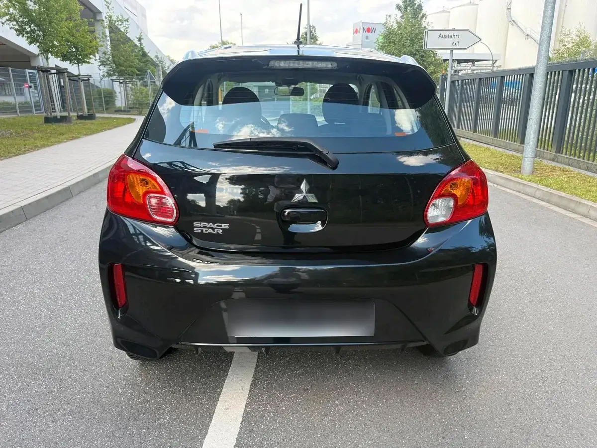 Gebraucht Mitsubishi Space Star Select 80 PS (58 kW) 2022 Schwarz Kleinwagen