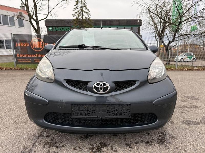Gebraucht Toyota Aygo 68 PS (50 kW) 2006 Grau Kleinwagen
