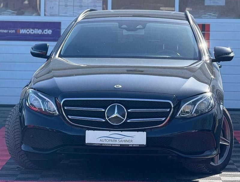 Gebraucht Mercedes E300 194 PS (142 kW) 2020 Schwarz Kombi