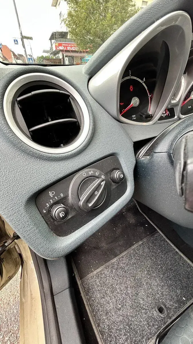 Gebraucht Ford Fiesta 90 PS (66 kW) 2009 Andere farben Kleinwagen