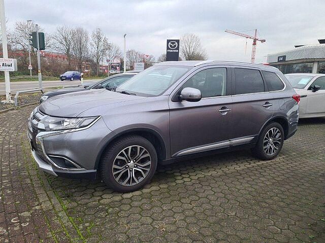 Gebraucht Mitsubishi Outlander Edition 150 PS (110 kW) 2018 Platinumgrau SUV