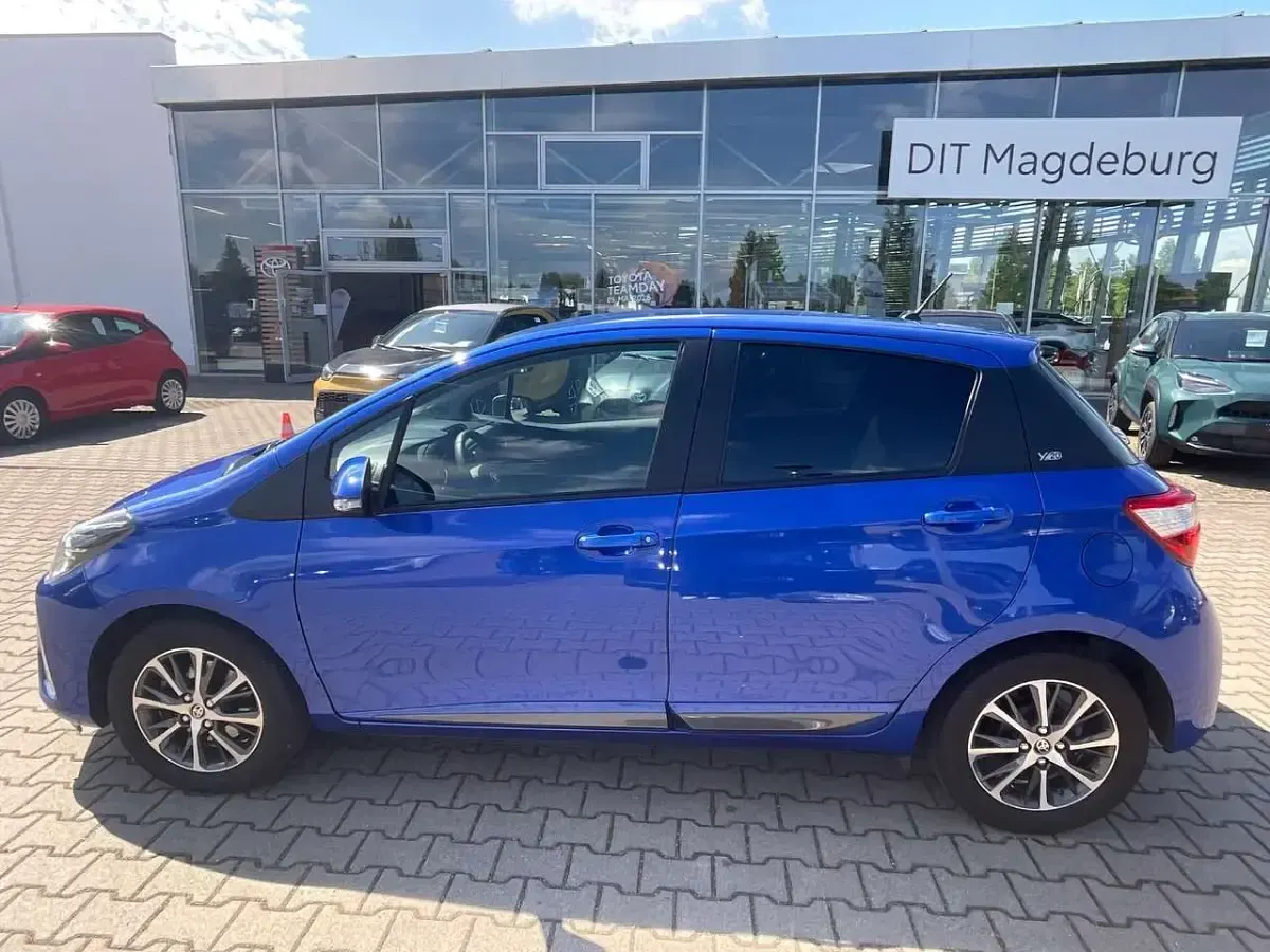 Gebraucht Toyota Yaris Basis 111 PS (81 kW) 2019 Titanblau metallic Kleinwagen