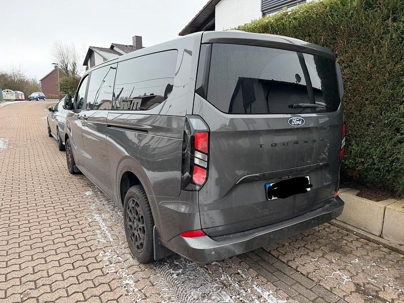 Gebraucht Ford Tourneo 150 PS (110 kW) 2024 Grau Van / Kleinbus