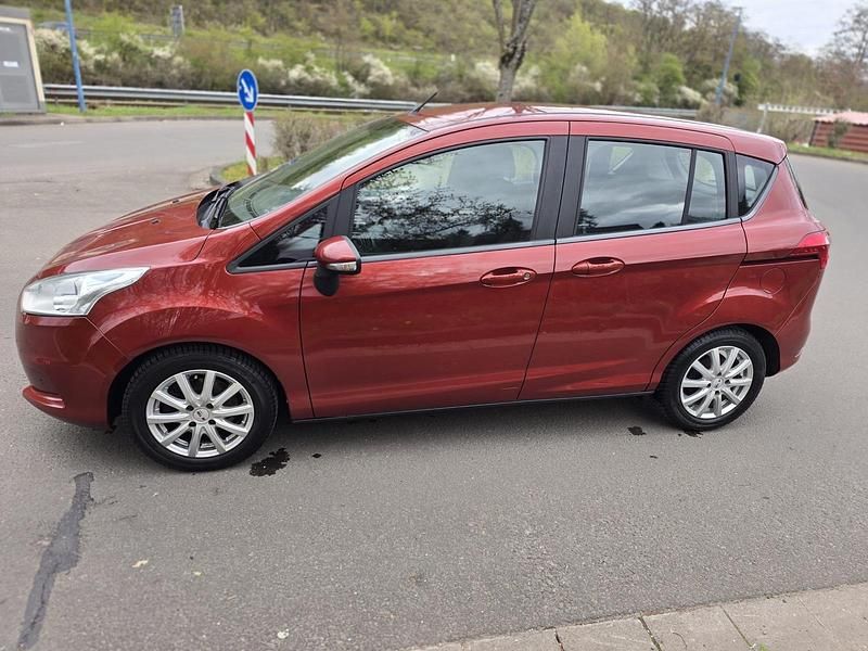 Usata Ford B-MAX 100 CV (73 kW) 2016 Rosso Monovolume