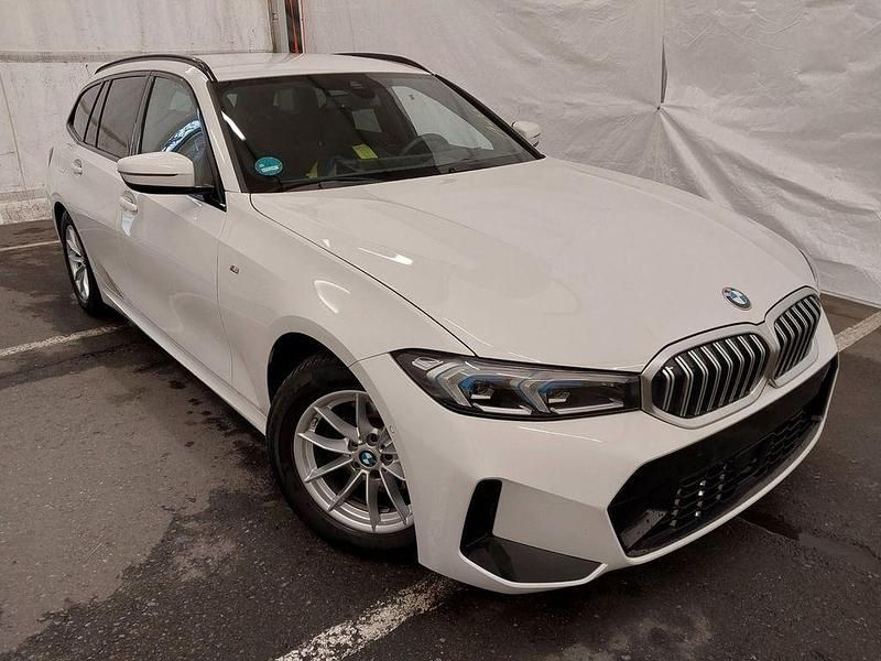 Gebraucht BMW 320 M Sport 184 PS (135 kW) 2024 Weißkeine angabe Kombi