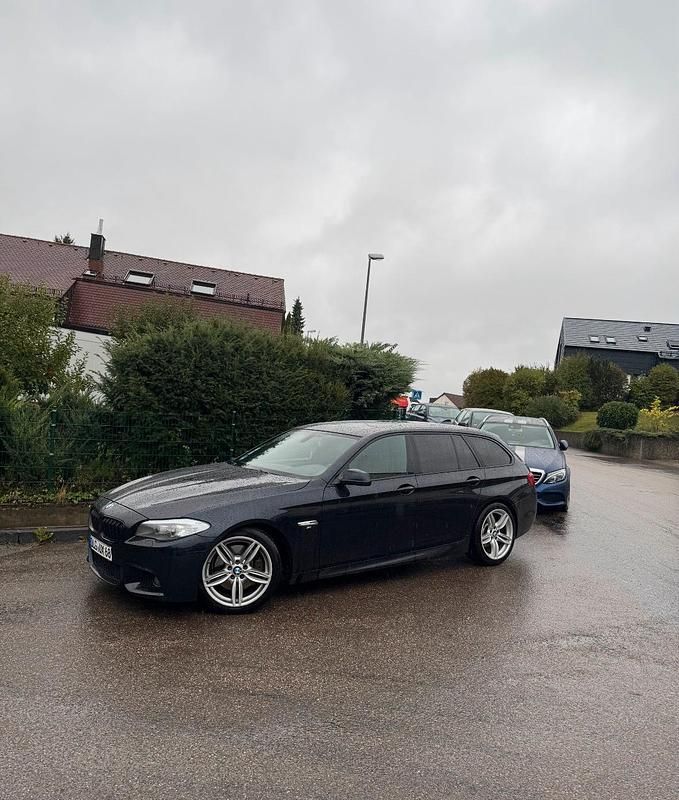 Schwarz Gebraucht 2011 BMW 525 M Sport Kombi | 8.499 € (Fairer Preis) - Bild 1/4