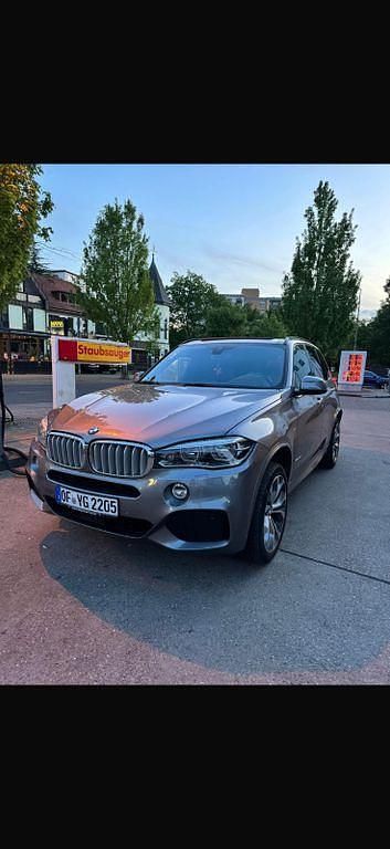 Grau Gebraucht 2018 BMW X5 SUV | 24.500 € (Guter Preis) - Bild 1/4