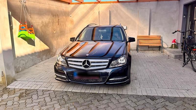 Gebraucht Mercedes C250 204 PS (150 kW) 2014 Schwarz Kombi