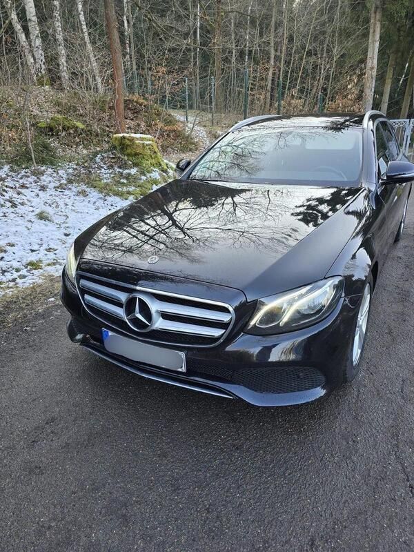 Schwarz Gebraucht 2018 Mercedes E220 Kombi | 19.200 € (Guter Preis) - Bild 1/4