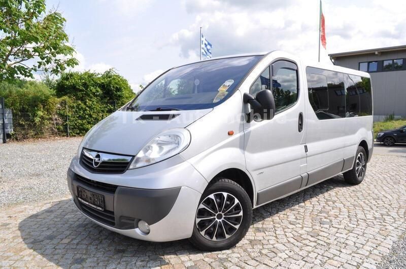 Silber Gebraucht 2007 Opel Vivaro Van | 7.980 € - Bild 1/4