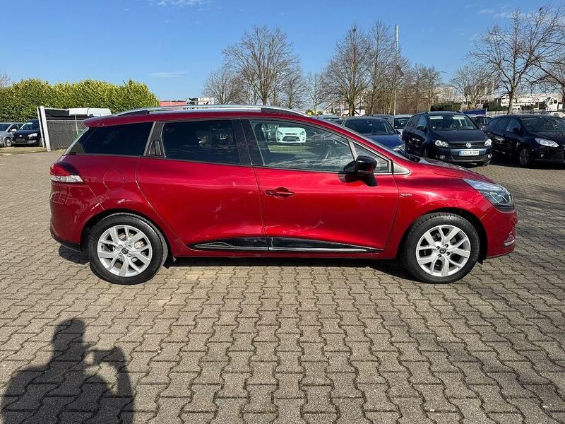 Gebraucht Renault Clio IV LIMITED 90 PS (66 kW) 2018 Rot Limousine