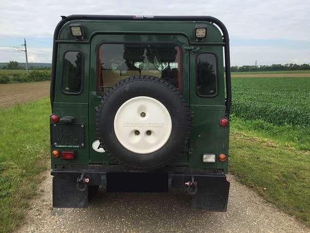 Gebraucht Land Rover Defender 113 PS (83 kW) 1998 Grün metallic SUV