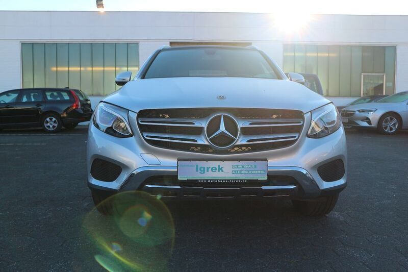 Gebraucht Mercedes GLC300 245 PS (180 kW) 2018 Silber SUV