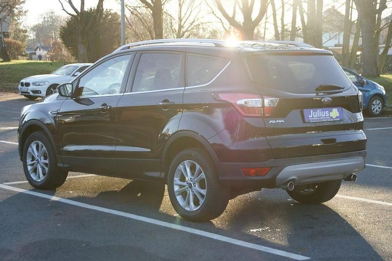 Gebraucht Ford Kuga Titanium 150 PS (110 kW) 2018 Schwarz SUV