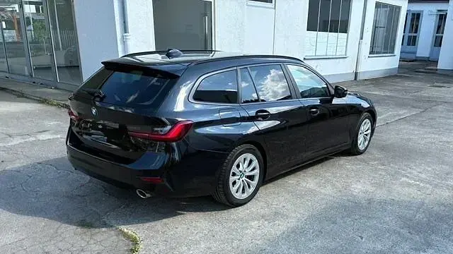 Używany BMW 320 Basis 190 KM (139 kW) 2021 Czarny Kombi