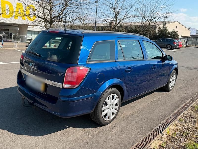 Gebraucht Opel Astra 110 PS (80 kW) 2004 Blau Kombi