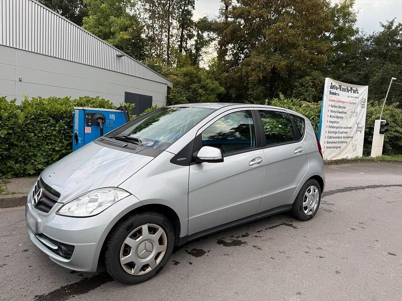 Gebraucht Mercedes A160 95 PS (69 kW) 2011 Grau Limousine