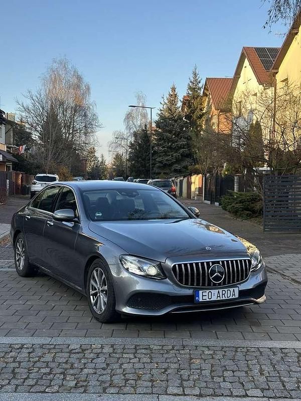Gebraucht 2017 Mercedes E220 Exclusive Limousine | 22.000 € (Fairer Preis) - Bild 1/4