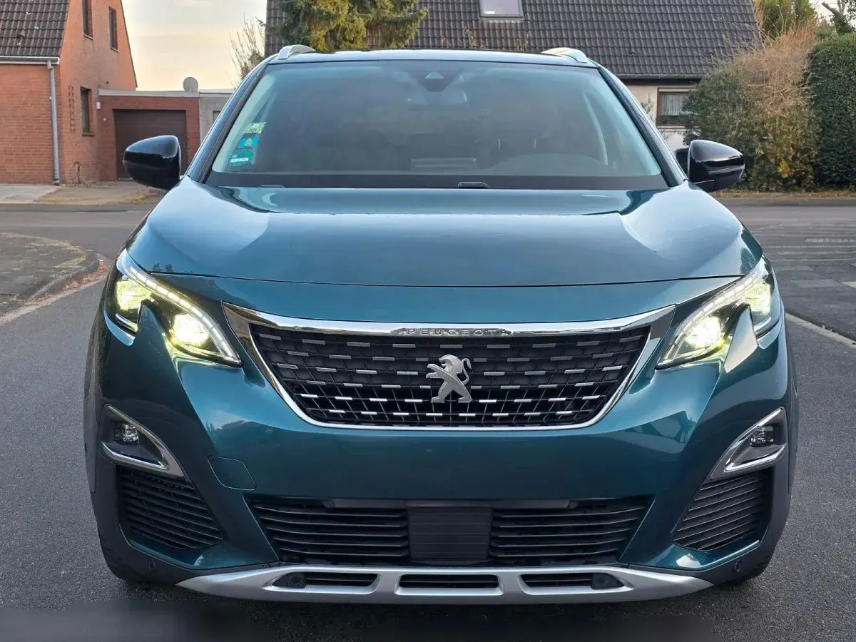 Gebraucht Peugeot 5008 Allure 131 PS (96 kW) 2017 Grün SUV