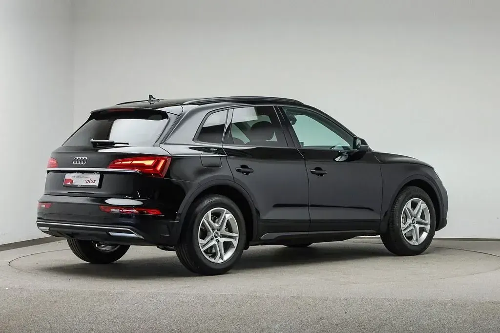Gebraucht Audi Q5 Ambiente 163 PS (119 kW) 2022 Brillantschwarz SUV