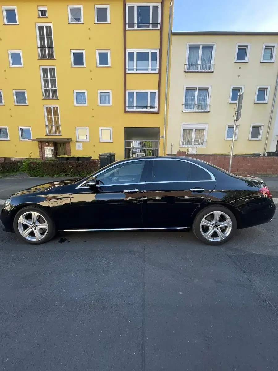 Gebraucht Mercedes E350 258 PS (189 kW) 2017 Schwarz Limousine