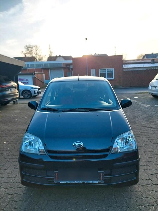 Schwarz Gebraucht 2007 Daihatsu Cuore Kleinwagen | 350 € - Bild 1/4