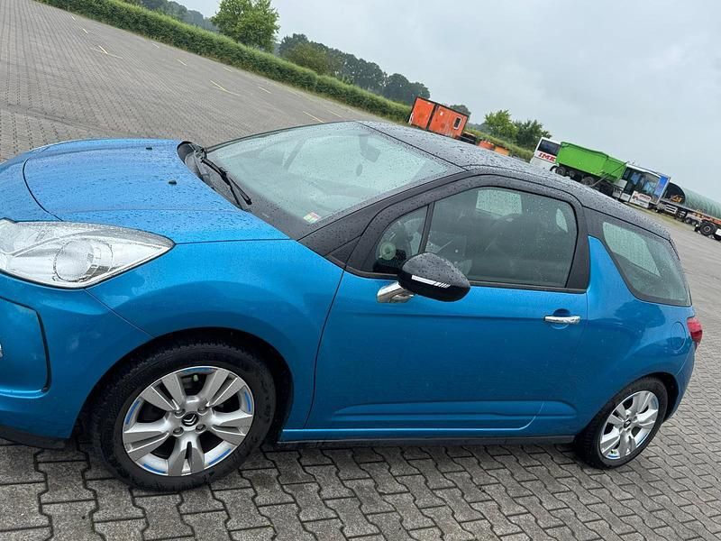 Gebraucht Citroën DS3 75 PS (55 kW) 2010 Blau Kleinwagen
