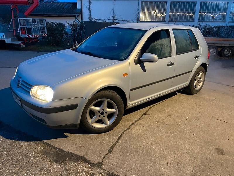 Silber Gebraucht 1998 VW Golf IV Kleinwagen | 1.200 € (Superpreis) - Bild 1/4